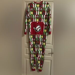 NWOT BUC-EE’S NUTCRACKER ONESIE PAJAMAS ADULT MEDIUM